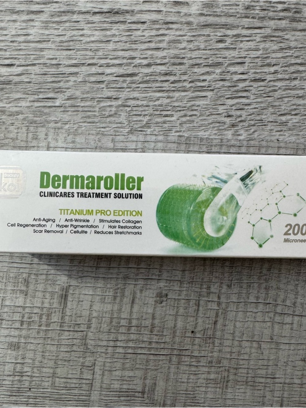 Koi Beauty Microneedling Derma Roller 200 Titanium Microneedles Green 0.25mm NIB